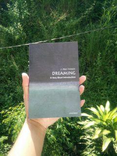 DREAMING A VERY SHORT INTRODUCTION