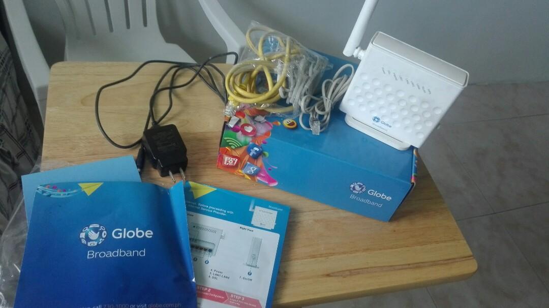 Globe Router complete set (Category: Networking) located in Dasmarinas. Submitted by sanjuan24.msj (Listing ID 1002238195, Image 2). Description: nagpalit na po kami internet kaya binebenta na, complet set po yan..
