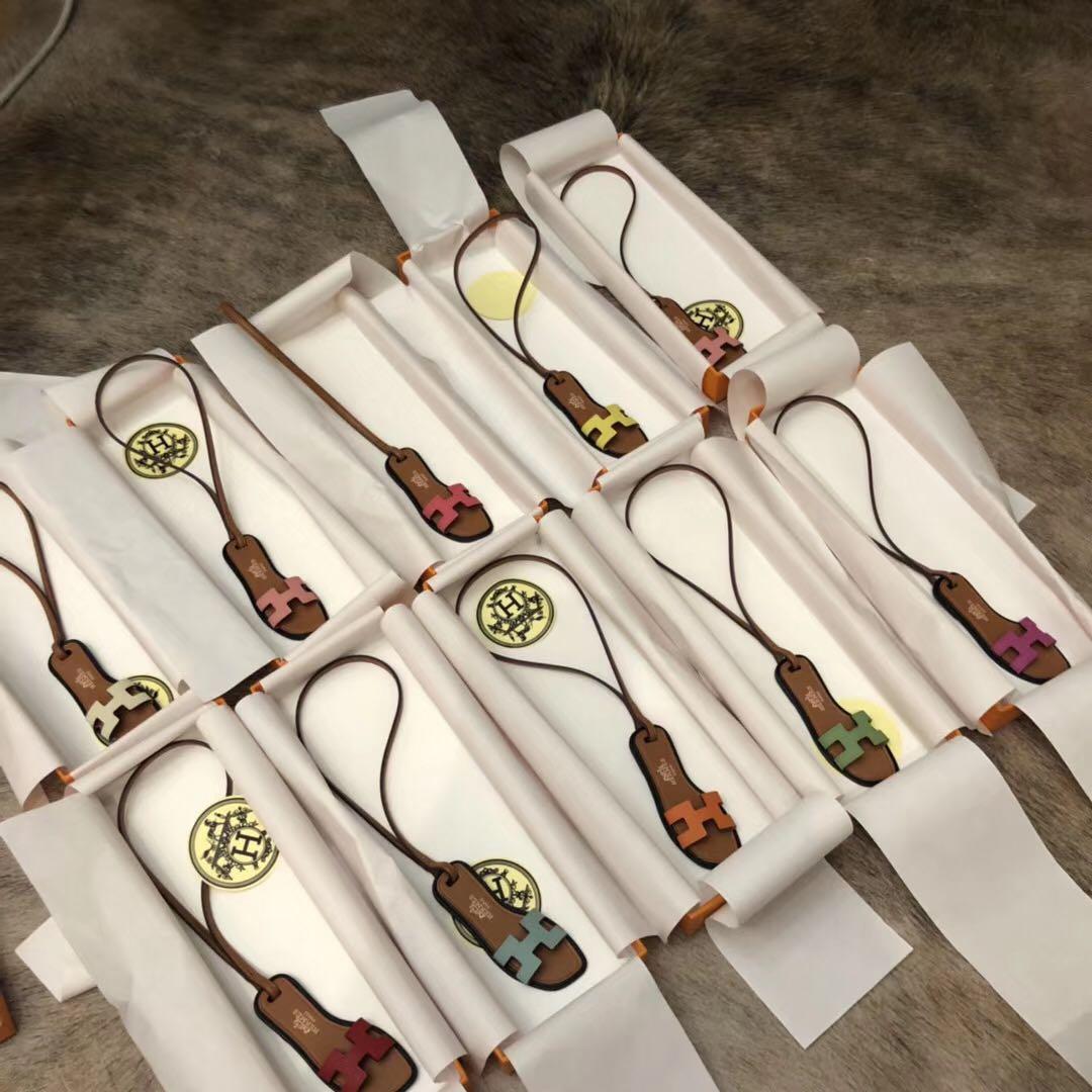 Hermes oran sandal online bag charm
