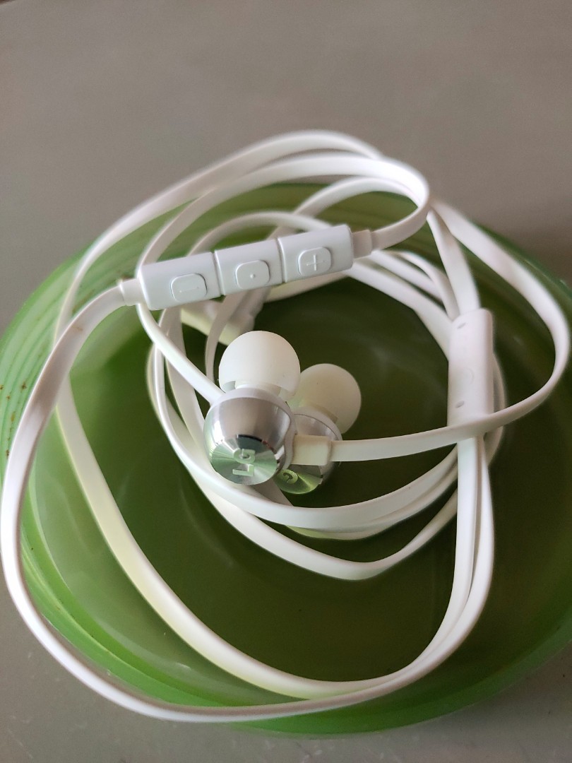 lg ear