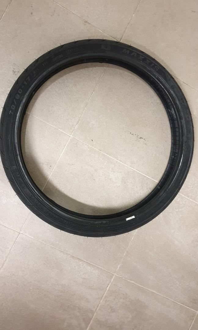 Maxxis Diamond Tyre 17 70 80 Size 01 Only Motorcycles Motorcycle Accessories On Carousell