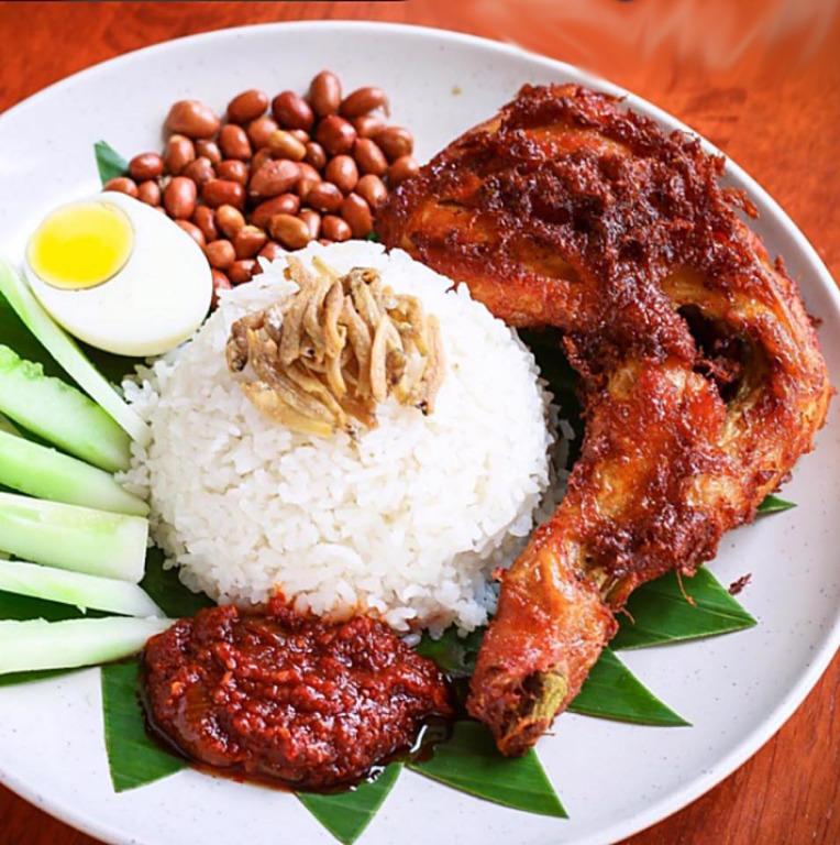 Nasi Lemak Kukus Ayam Berempah Tetapbuka Food Drinks Local Delights Halal Main Meals On Carousell