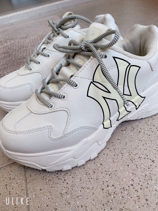 yankees sneakers