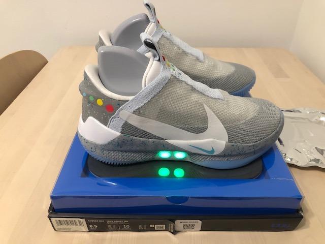 earl self lacing shoe