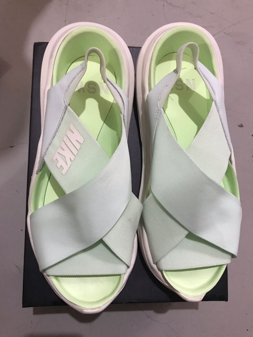 nike praktisk sandal