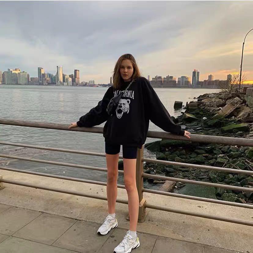 Erica bear sweatshirt brandy melville outlet