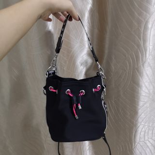 (Category: ) located in . Submitted by micpreloved (Listing ID 1002270547, Image 1). Description: .