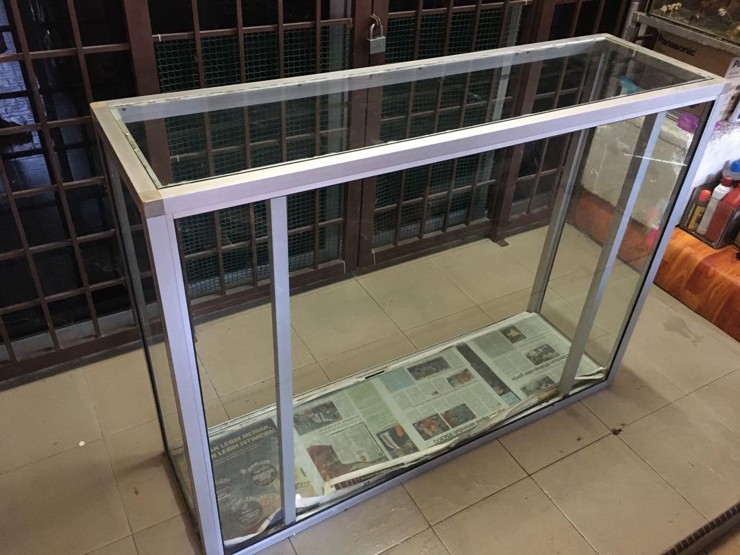 Almari Kabinet Kaca Aluminium Home Furniture Furniture On Carousell