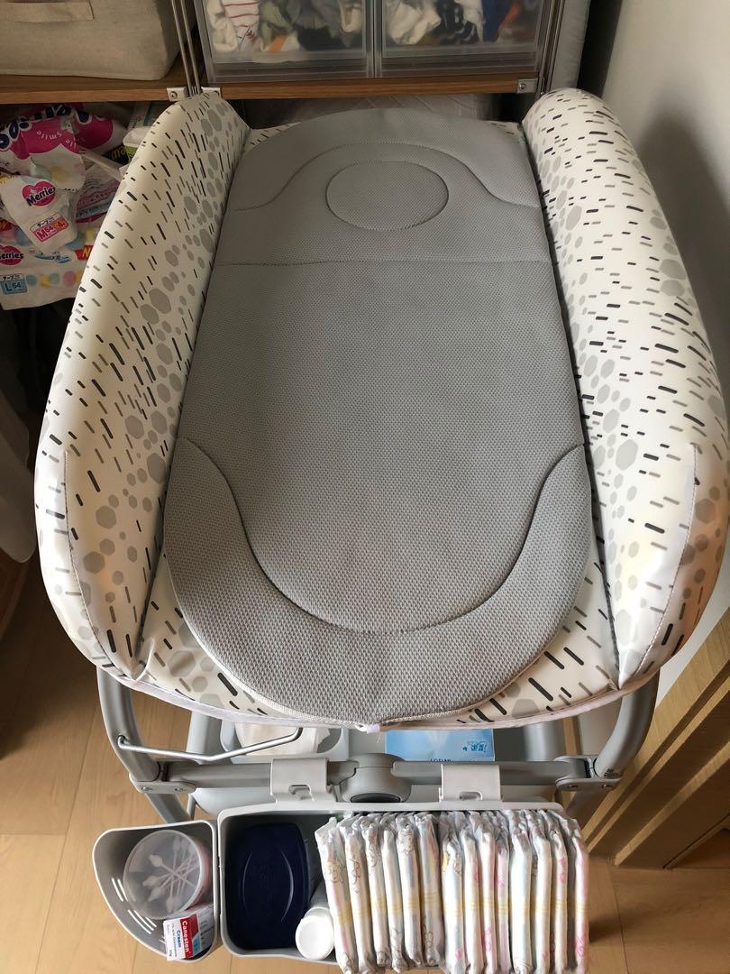 Chicco Changing Table, 兒童＆孕婦用品, 護理及餵哺, 護理及餵哺 嬰兒高腳椅 Carousell