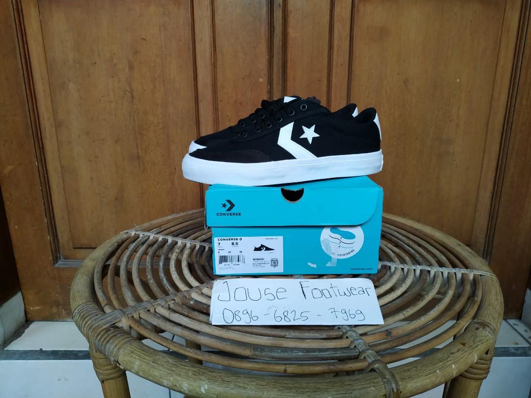 Converse courtlandt black white top