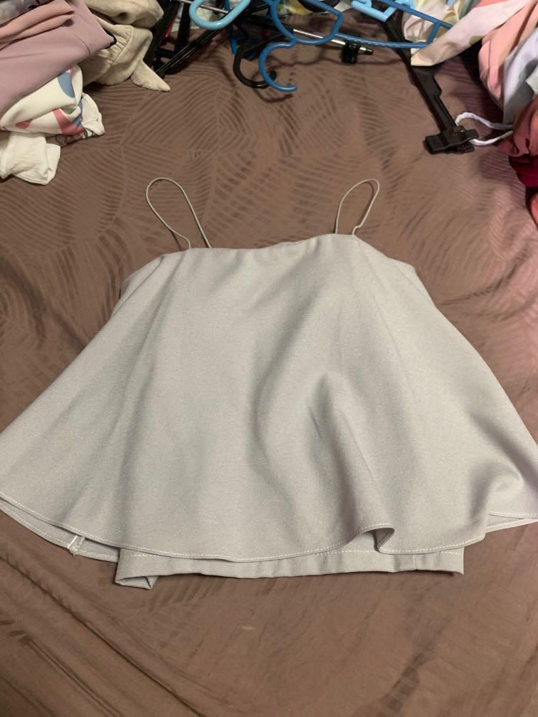 Grey Basic Crop Top (Category: Sleeveless) located in Singapore. Submitted by fredachua (Listing ID 1002417994, Image 1). Description: .