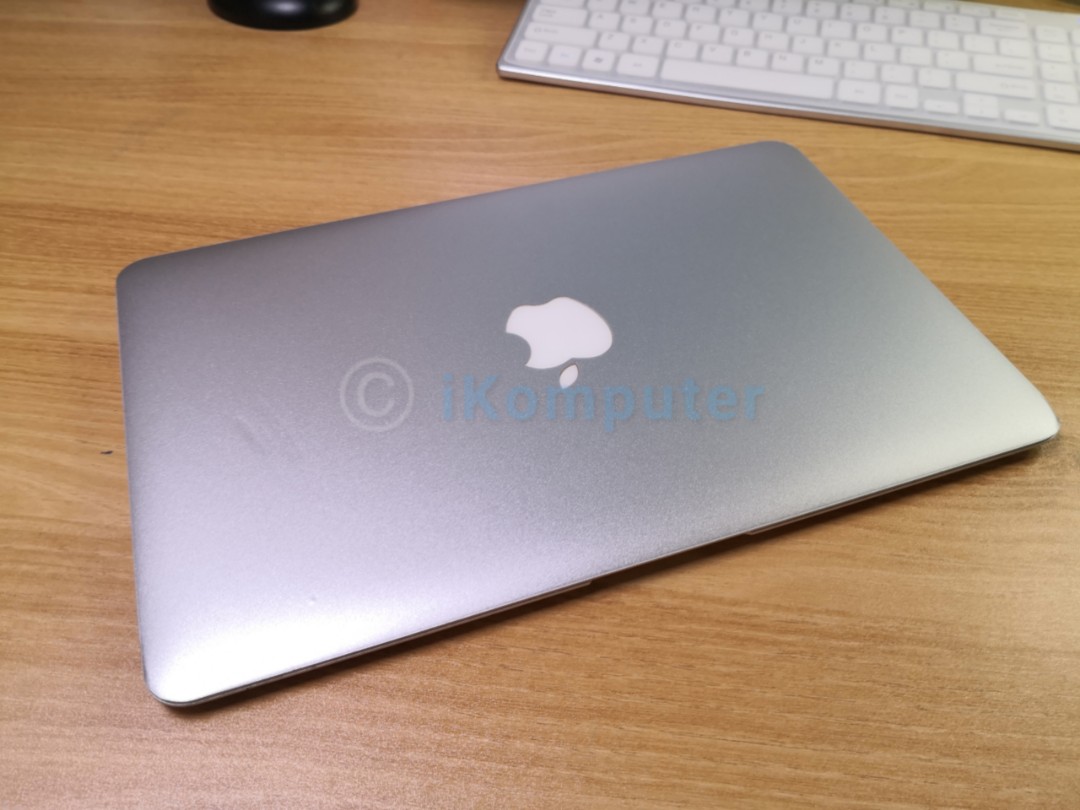 Macbook Air 2015 Core i5 1.6GHz 4GB RAM 256GB SSD 11.6