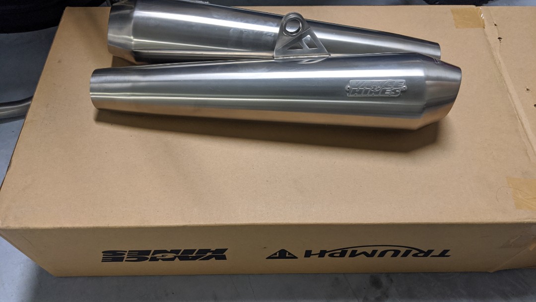 Thruxton vance online and hines