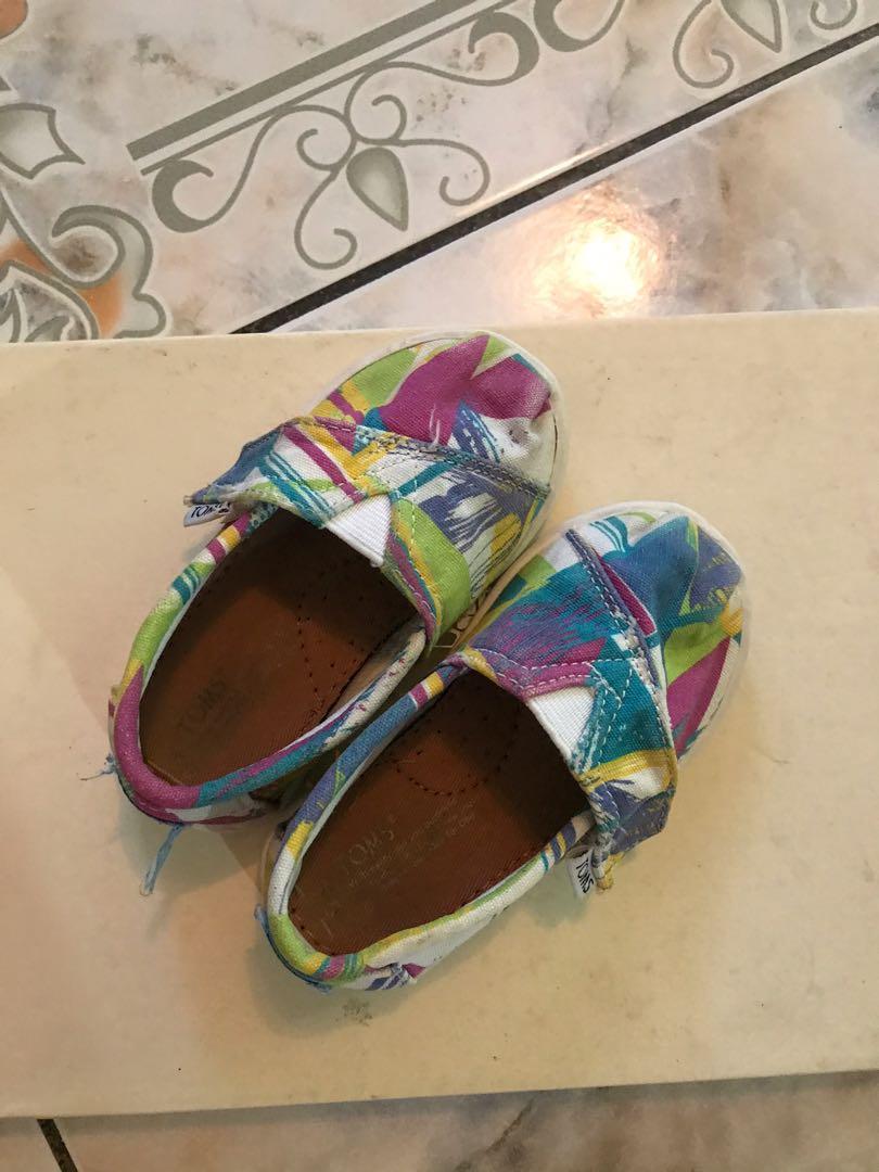Authentic Toms Shoes for Baby (Category: Babies & Kids Fashion) located in Quezon City. Submitted by janey415 (Listing ID 1002649353, Image 2). Description: In very good condition No flaw, with minimal sign of wear Please see photo for measurement.