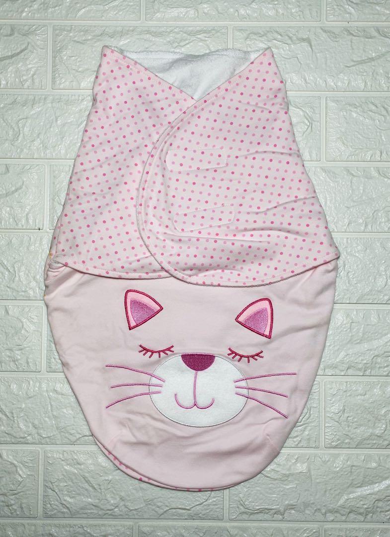 Baby wrap/swaddle for new born (Category: Other Baby Bathing & Changing Needs) located in Manila. Submitted by hemnl (Listing ID 1002657127, Image 1). Description: Baby wrap for newborn Never been used In excellent condition.