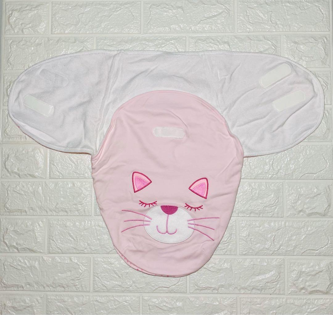 Baby wrap/swaddle for new born (Category: Other Baby Bathing & Changing Needs) located in Manila. Submitted by hemnl (Listing ID 1002657127, Image 2). Description: Baby wrap for newborn Never been used In excellent condition.