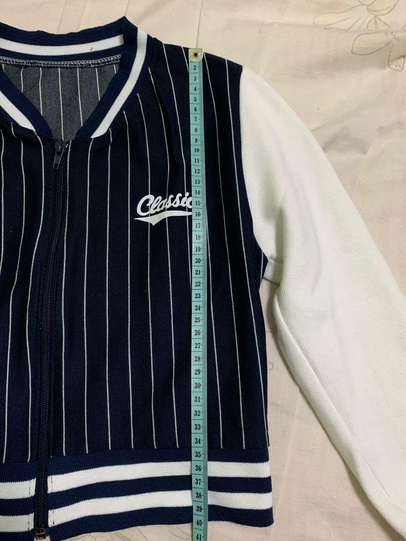 Baseball jacket (Category: Coats, Jackets and Outerwear) located in Singapore. Submitted by peapod_ (Listing ID 1002640229, Image 2). Description: Worn only once or twice Size: please refer to picture for measurements $1.80 for normal package mailing, $3.80 for tracked package (below 500g) .