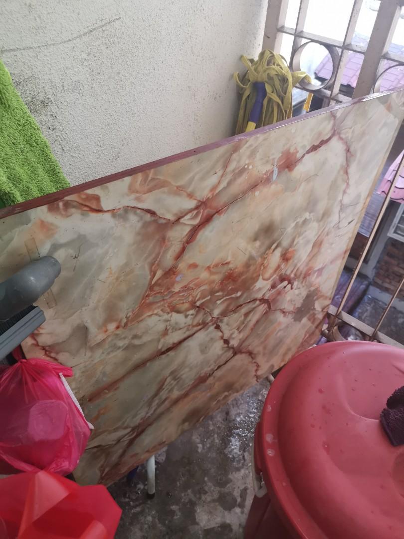 Foldable Table (Category: Tables & Sets) located in Seri Kembangan. Submitted by ah_ban (Listing ID 1002678477, Image 1). Description: used foldable table (clear store). a broken pieces as picture show. It is Free but need own collection..