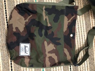 （分類：）位於 。 由 chc_20 提交（商品編號 1002672851，圖片 1）。簡介： 。