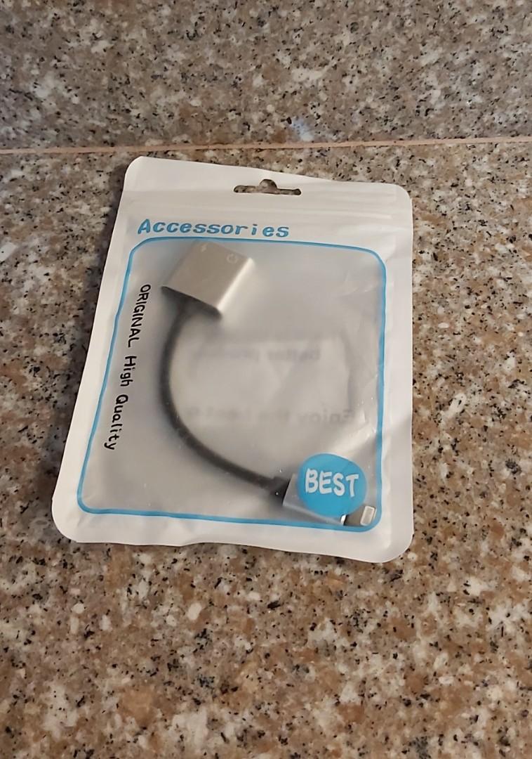 iPhone Headphone/Charger Adapter (Category: Chargers & Cables) located in Lapu Lapu. Submitted by everydays_needs (Listing ID 1002652549, Image 2). Description: original high quality iPhone Accessories headphone & charger adapter.