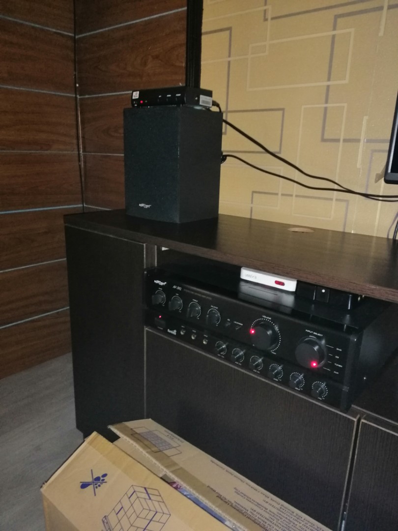 konzert AV 302 stereo mic mixing amplifier with 2 speakers