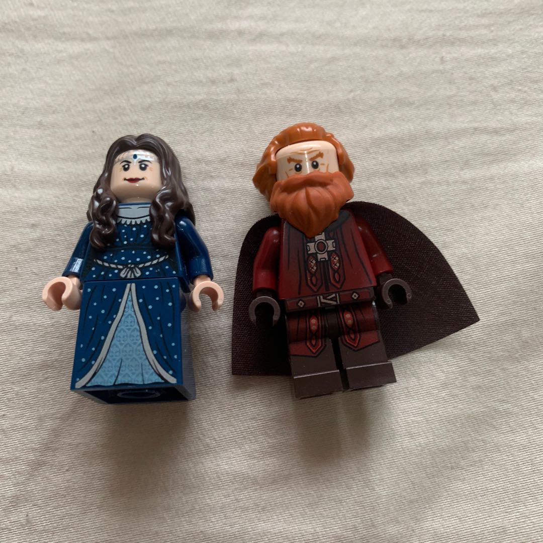 Lego Godric Gryffindor & Rowena Ravenclaw from Harry Potter Hogwarts