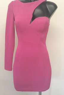 (Category: ) located in . Submitted by sydneyfashionbabe (Listing ID 209712546, Image 1). Description: .