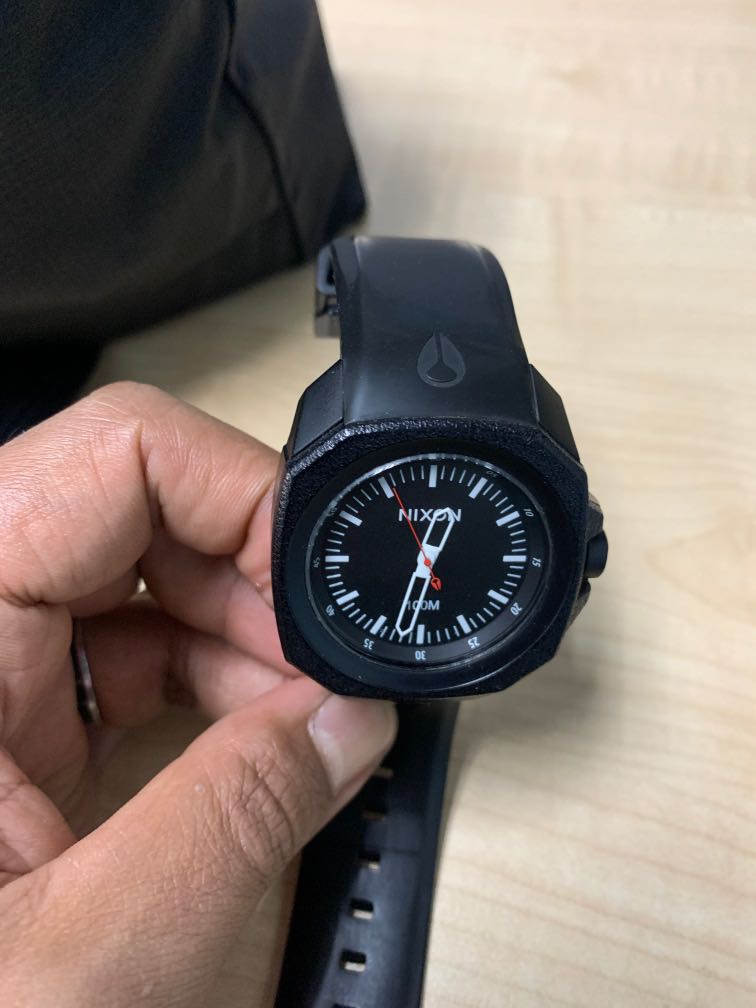 Nixon the ruckus black Men s Fashion Activewear on Carousell