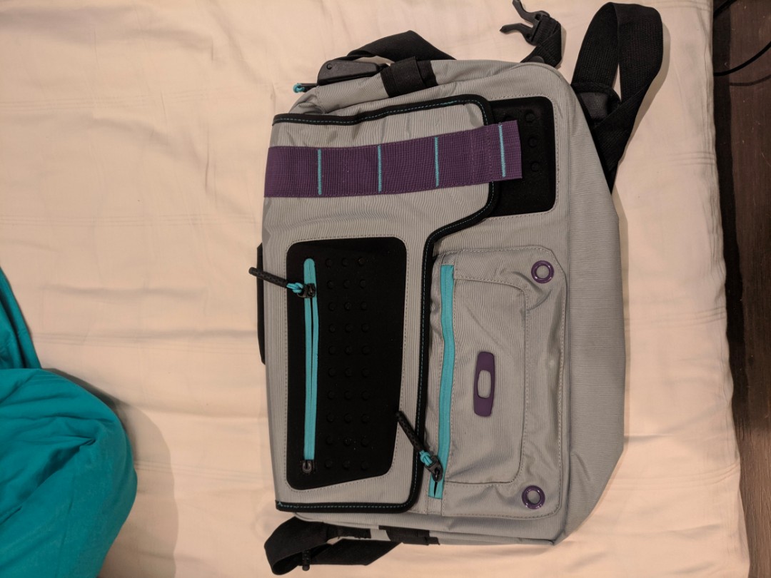 oakley laptop messenger bag