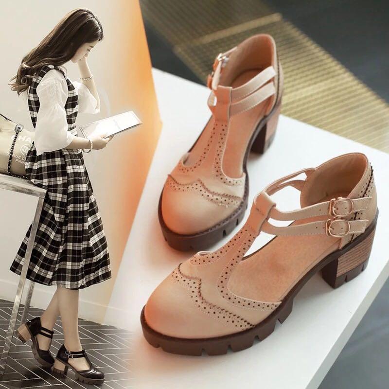 ladies cream low heeled shoes