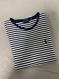 (Category: ) located in . Submitted by clearmywardrobex (Listing ID 1002699278, Image 1). Description: .