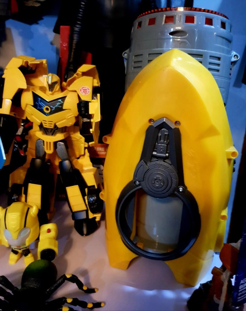 Transformers Bumblebee Set (Category: Figurines & Statues) located in Quezon City. Submitted by northernlegends (Listing ID 1002599637, Image 1). Description: transformers bumblebee set plasma canon animated series fig happy meal toy 1.8k only - firm grab/lalamove only due to lockdown.