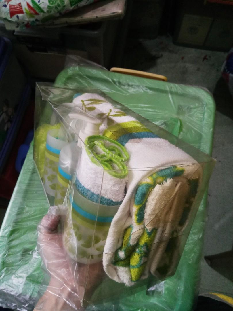 Bath essentials set (Category: Body Care) located in Manila. Submitted by daisythejane (Listing ID 1002790384, Image 2). Description: Brand new bath essentials set : 1. Large Bath towel 2. Small face towel 3. Shampoo dispenser 4. Soap casing 5. Loofah 6. Cup with cover 7. Cup Mode of payment : Bdo, bpi or gcash Shipping via grab, lalamove or courier of choice c/o buyer.