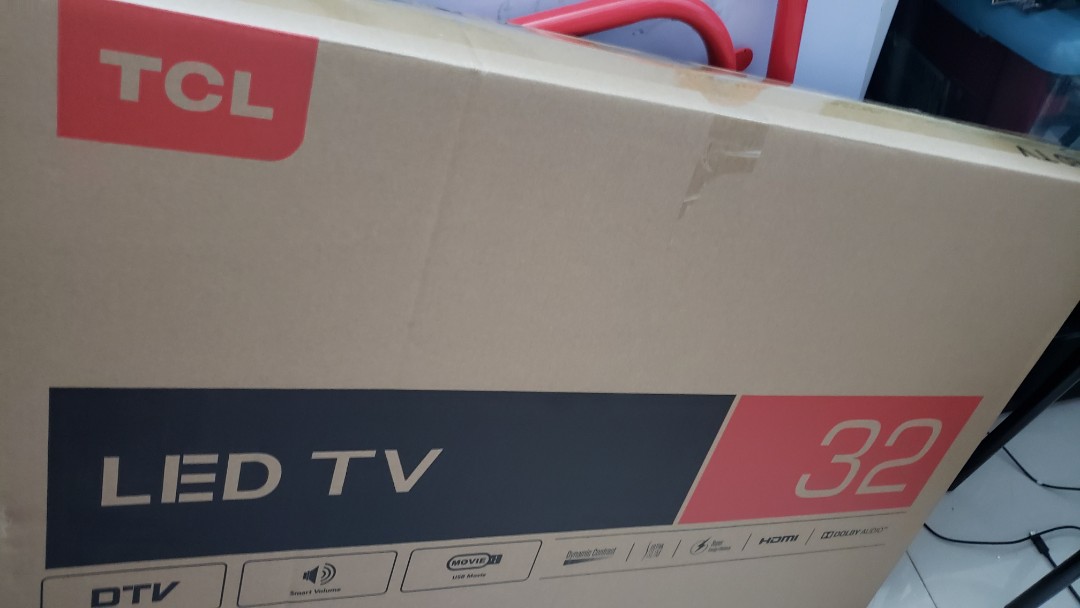 賣全新TCL LEDTV 32D3000B ，只開過盒，尺寸不合故特價放售