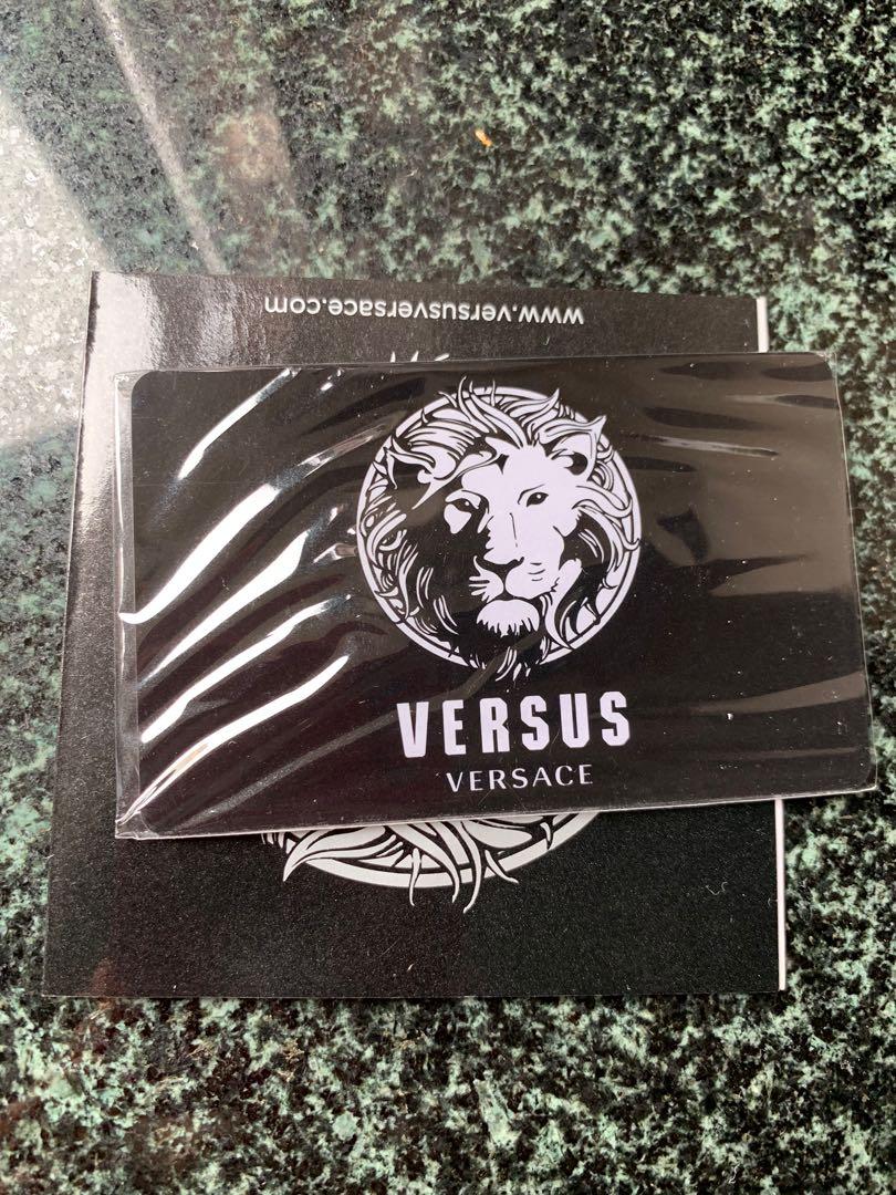 Versus （分類：手錶）位於 Hong Kong。 由 ladydede 提交（商品編號 1002801161，圖片 3）。簡介： Versus Versace watch Green watch rubber 99% new in good condition Wear once 只帶一次 With rubber bag and card。