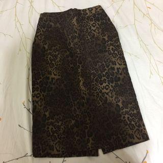 狂野小姐姐豹紋微開衩長裙🐆 #媽媽古著