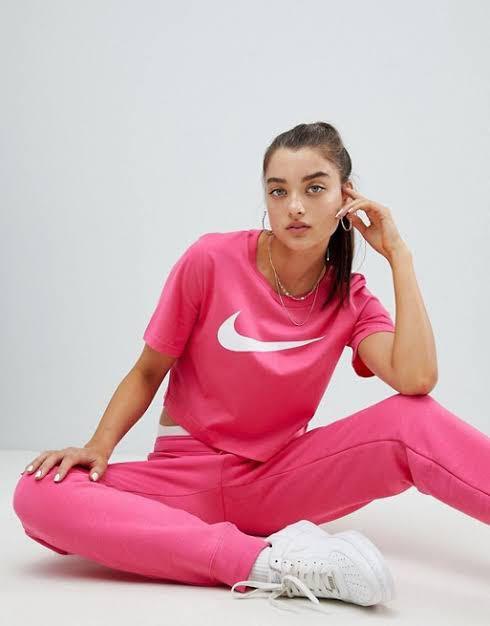 BNWT Nike Hot Pink Cropped Swoosh Tee size XS, Women's Fashion, Clothes ...