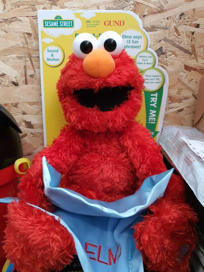 elmo plays peek a boo