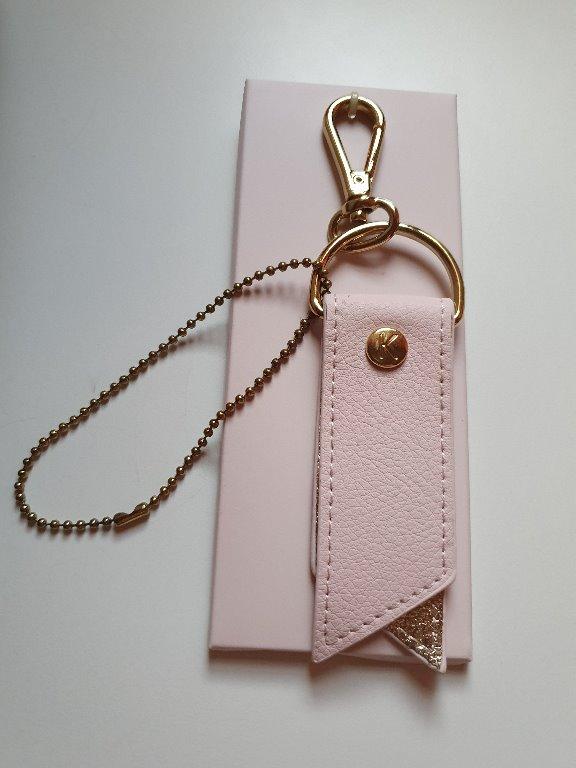 kikki.k Metallic Leather bag charm (Category: Purses & Pouches) located in Singapore. Submitted by oliveandlatte (Listing ID 1003016379, Image 3). Description: kikki.K Metallic Leather Bag Charm, and using a delicate process of adding a foil layer to the leather. Hence, there might be some slight imperfections with the finish. Delivery local Now Best Rates..