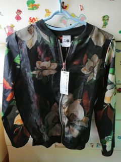 （分類：）位於 。 由 chi.yu 提交（商品編號 1002908383，圖片 1）。簡介： 。