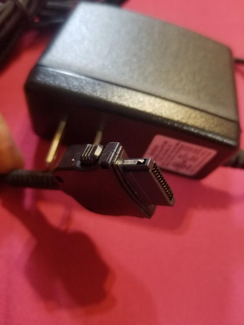 Belkin power adaptor autovolt 5volts (Category: Chargers) located in Dasmarinas. Submitted by d.lelis (Listing ID 1003093116, Image 3). Description: Belkin power supply autovolt 110 to 220volts 5.5volts 800mA.
