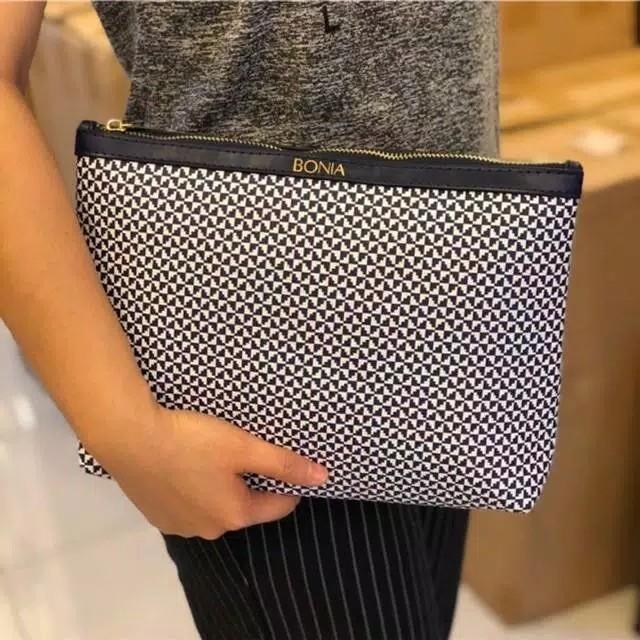 Bonia clutch deals