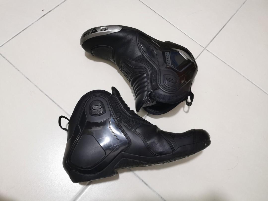 Dainese Dyno pro d1 shoes Men s Fashion Footwear Boots on Carousell