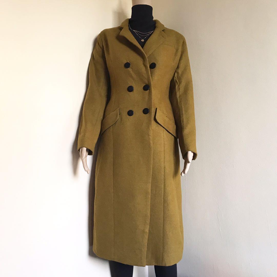 Dark Green/Brown Wool Coat Autumn Winter Spring (Size Large) (Category: Coats, Jackets and Outerwear) located in Taguig. Submitted by joyf917 (Listing ID 1003235260, Image 1). Description: Dark Green/Brown Wool Coat Autumn Winter Spring (Size Large) Premium Quality 💯 Very nice in actual Php 1000.