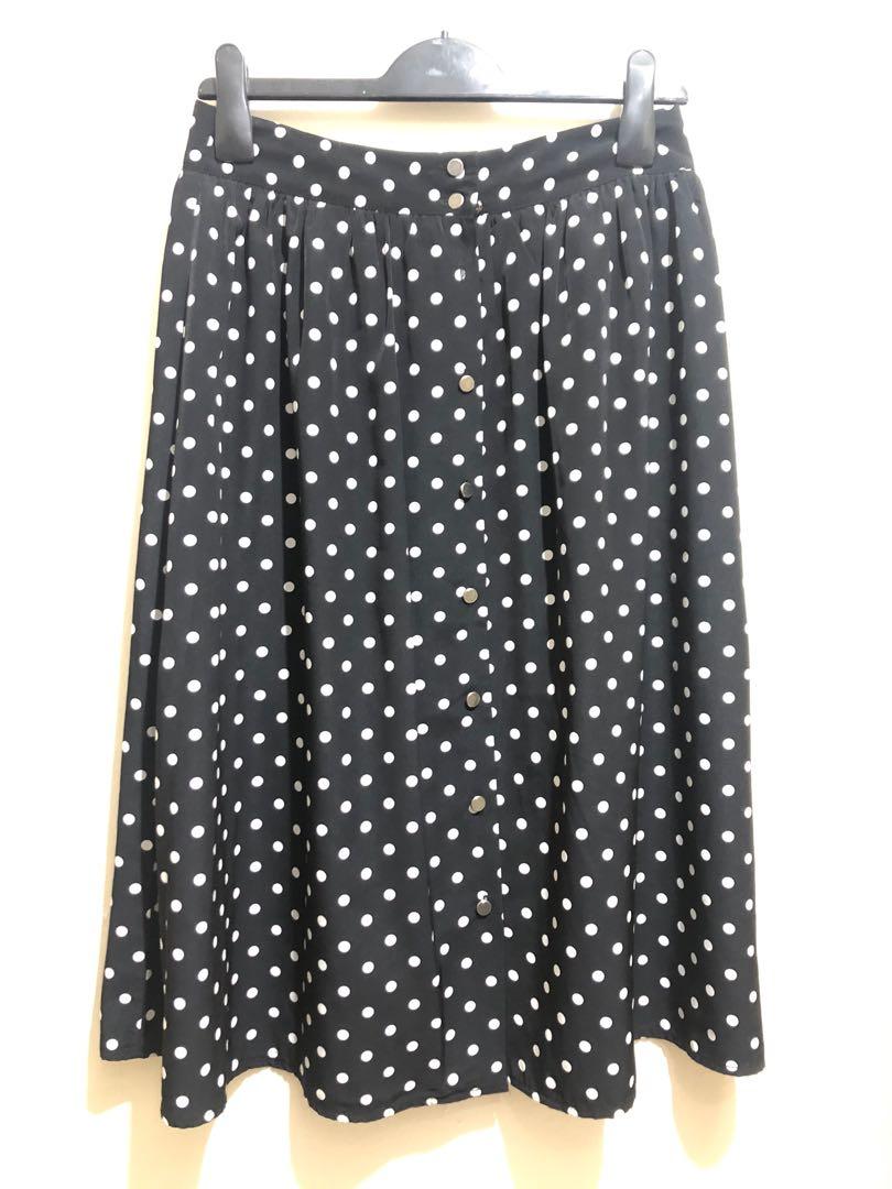Forever 21 Skirt (Category: Skirts) located in Manila. Submitted by beckyyyyyyyyyyyyyyyy (Listing ID 1003216523, Image 1). Description: .