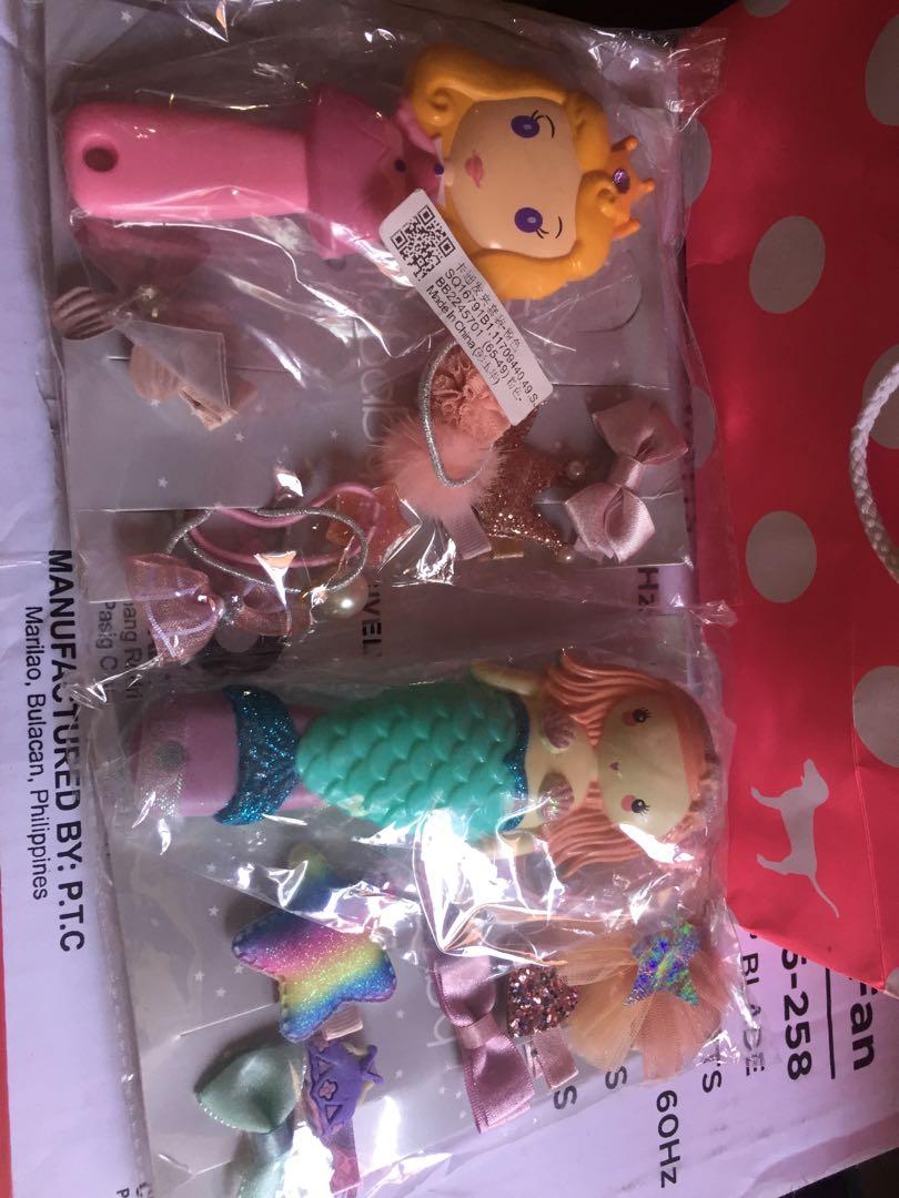 Kiddie hair brush set (Category: Baby Toiletries & Grooming) located in Paranaque City. Submitted by FLess.ph (Listing ID 1003106477, Image 2). Description: Kiddies hair brush set! Php 480 only.