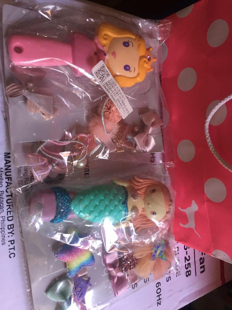 Kiddie hair brush set (Category: Baby Toiletries & Grooming) located in Paranaque City. Submitted by FLess.ph (Listing ID 1003106477, Image 1). Description: Kiddies hair brush set! Php 480 only.