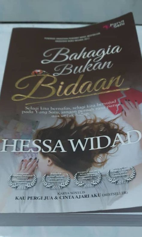 Malay Novel Bahagia Bukan Bidaan Books Stationery Books On Carousell