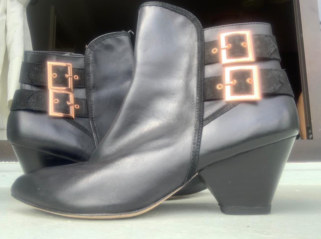 MIMCO BLACK LEATHER BOOTIES Women s Fashion Footwear Boots on