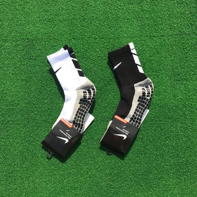 nike anti slip socks